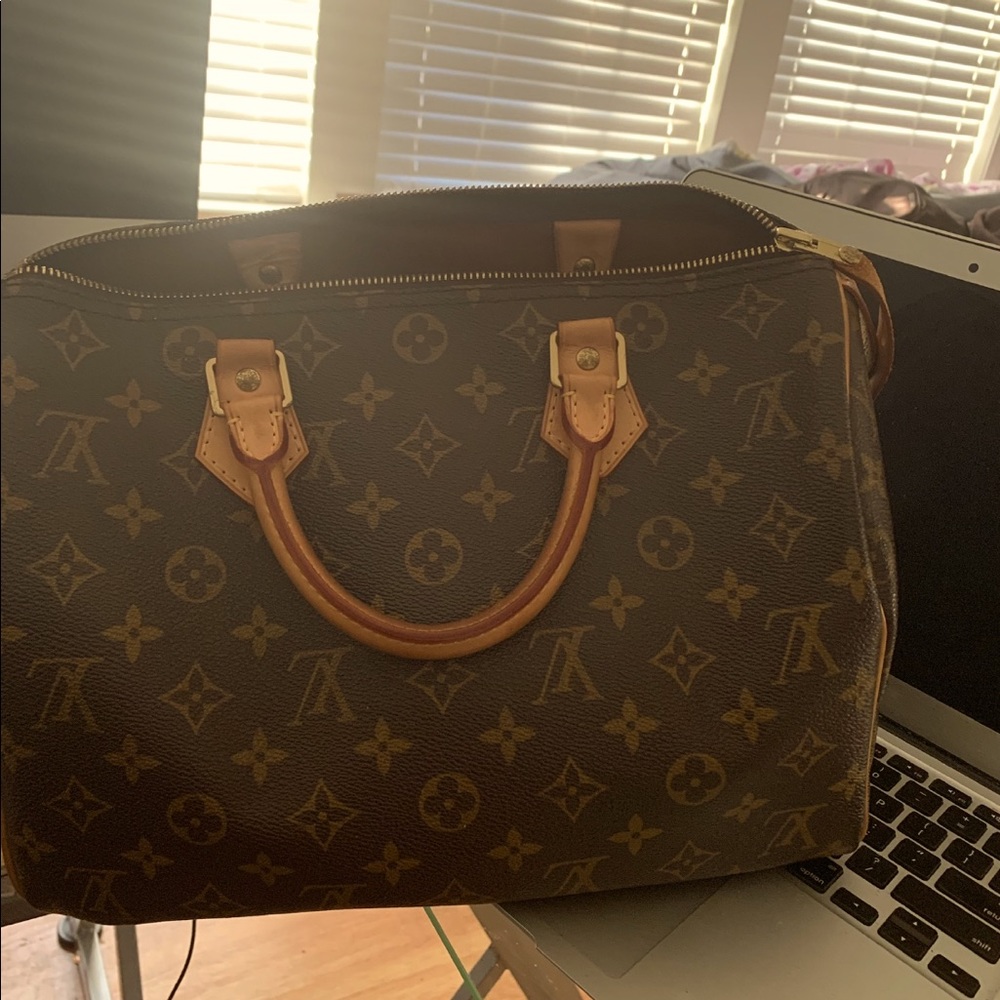 Like new with Dust bag Speedy LV bag original LV print